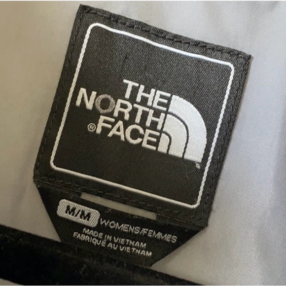 North Face white lightweight puffer jacket, size M. - Picture 2 of 6